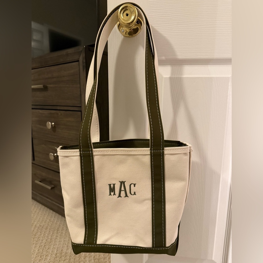 L.L. Bean Long Handle Small Olive Zip-Top Boat and Tote